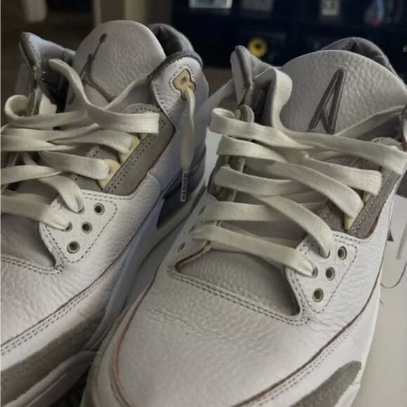 Jordan WMNS 3 Retro SP in White and Medium Gray - Picture 4 of 4